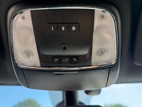 Used 2018 Jeep Grand Cherokee Altitude AWD/4WD image 26