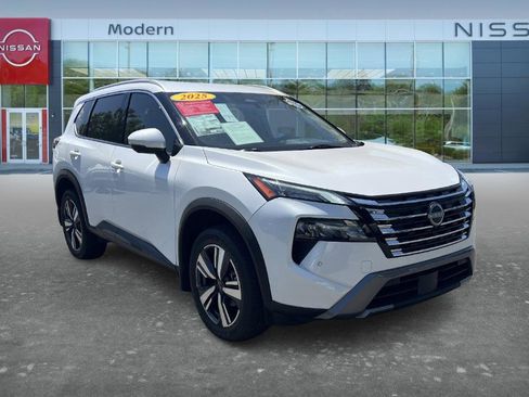 Certified 2025 Nissan Rogue SL FWD image 7