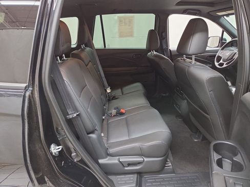 Used 2024 Honda Passport EX-L image 10