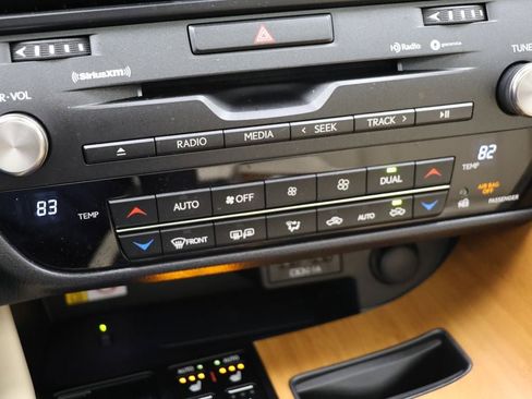 Used 2022 Lexus RX 350 350 w/ Premium Package image 25