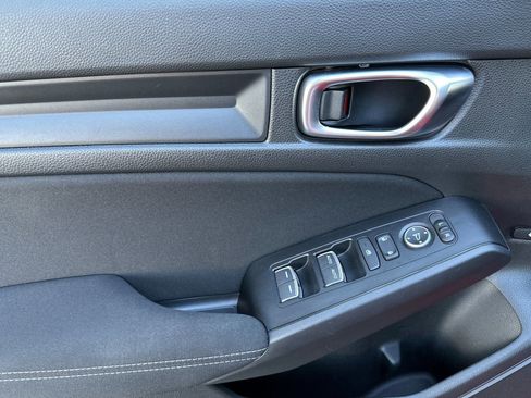 Used 2024 Honda Civic Sport image 11