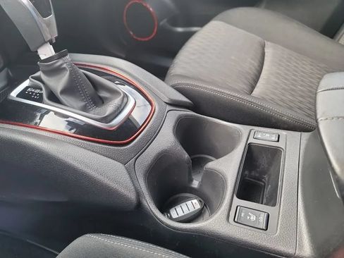 Used 2019 Nissan Rogue SV AWD/4WD image 17