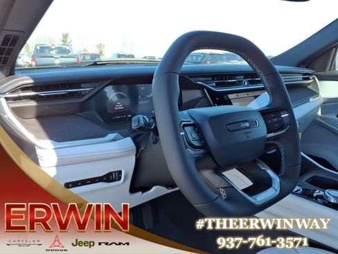 New 2026 Jeep Cherokee Overland w/ Trailer Tow Group image 10