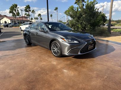 New 2025 Lexus ES 350 w/ Premium Package