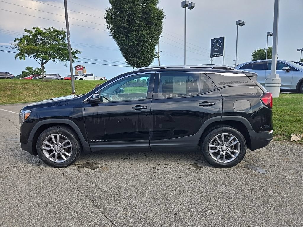 Used 2022 GMC Terrain SLT AWD/4WD image 7