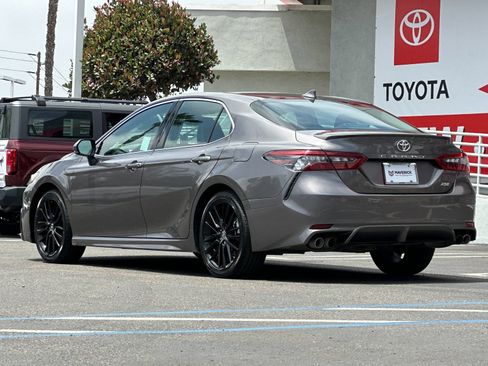 Used 2024 Toyota Camry XSE FWD image 3