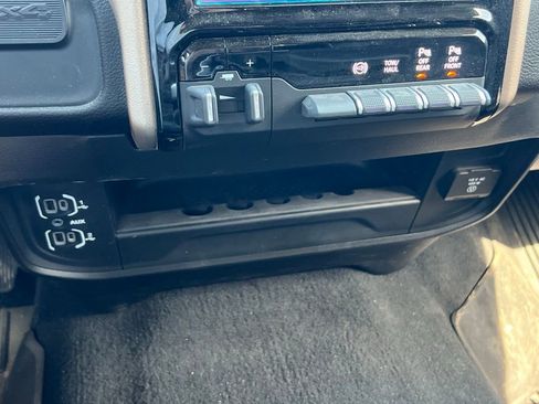Used 2023 RAM 2500 Laramie AWD/4WD image 32