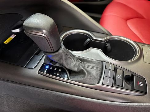 Used 2022 Toyota Camry XSE FWD image 26