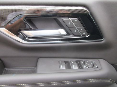 New 2026 GMC Yukon Elevation RWD image 23