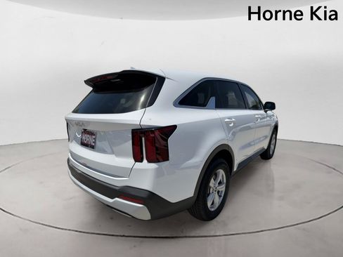 New 2026 Kia Sorento LX FWD image 4