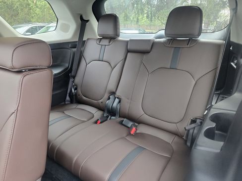 Used 2025 Honda Pilot Elite image 12