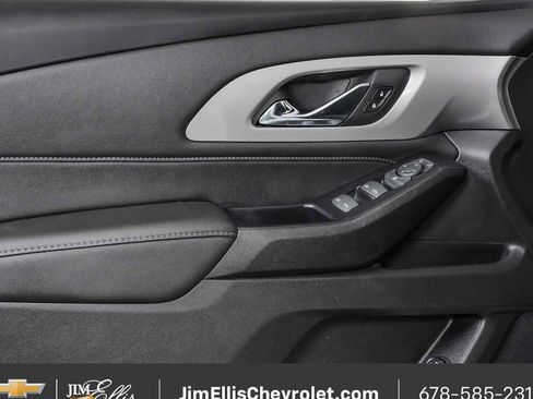 Used 2023 Chevrolet Traverse LT FWD image 6