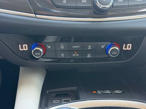 Used 2024 Buick Enclave Essence w/ Technology Package FWD image 29