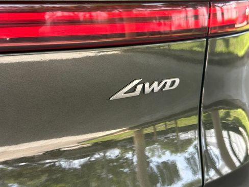 Used 2025 Genesis GV70 2.5T AWD/4WD image 20