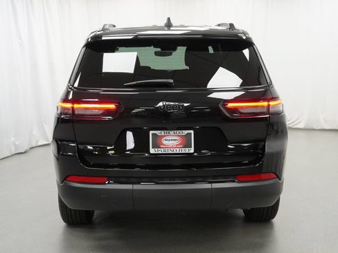 Used 2024 Jeep Grand Cherokee L Altitude AWD/4WD image 11