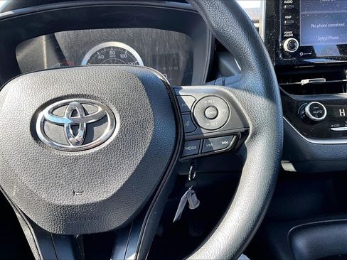 Used 2022 Toyota Corolla LE image 17