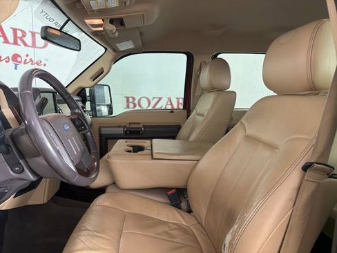 Used 2014 Ford F250 Lariat image 11