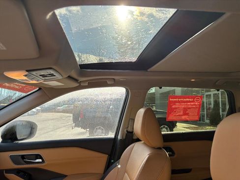 Certified 2023 Nissan Rogue Platinum image 14