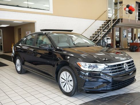 Used 2019 Volkswagen Jetta S w/ Driver Assistance Package FWD image 17