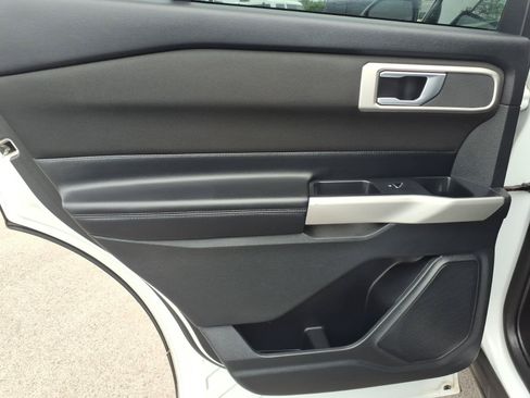 Used 2020 Ford Explorer XLT RWD image 14
