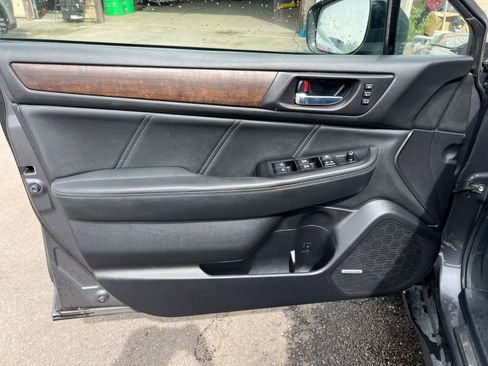 Used 2019 Subaru Outback 2.5i Limited AWD/4WD image 19
