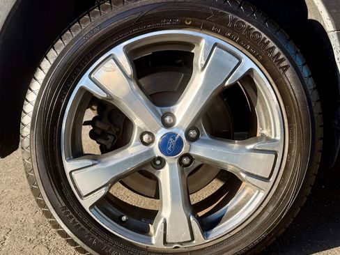 Used 2017 Ford Escape SE w/ SE Leather Comfort Package image 6
