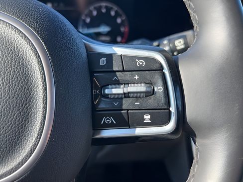 Used 2022 Kia Carnival SX Prestige image 20