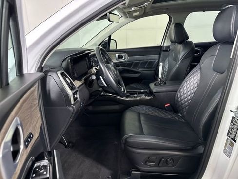Used 2023 Kia Sorento SX Prestige image 11