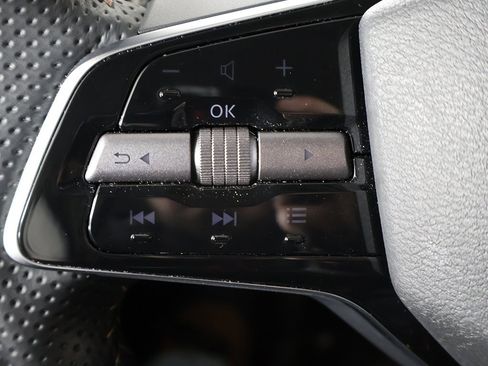 Used 2024 Nissan Ariya AWD image 36