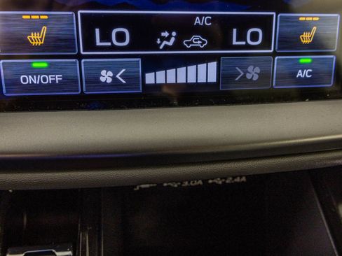 Used 2024 Subaru Outback Premium AWD/4WD image 7