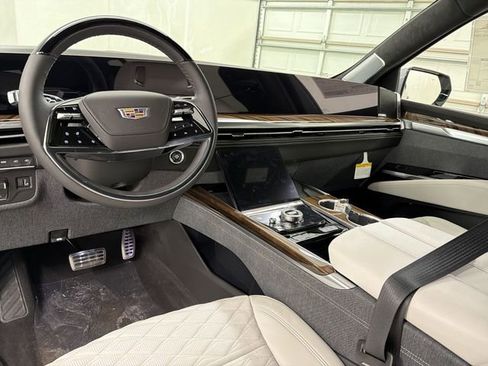New 2026 Cadillac Escalade Platinum Sport w/ LPO, ONYX Package image 21