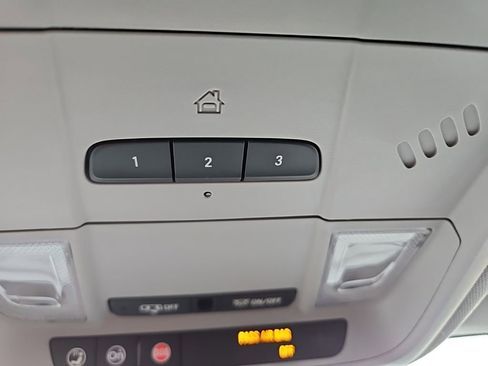 Used 2018 Chevrolet Equinox LT image 21