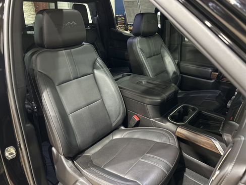 Used 2019 Chevrolet Silverado 1500 High Country w/ High Country Premium Package image 45