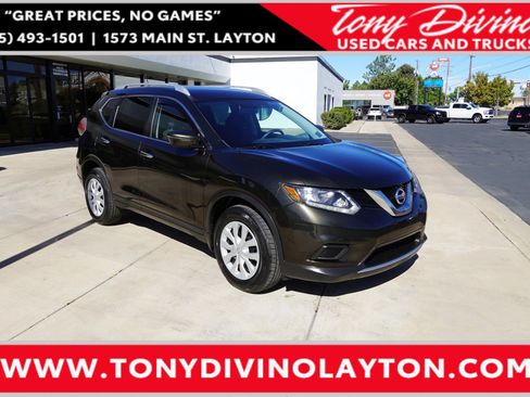 Used 2016 Nissan Rogue S w/ Appearance Package image 1