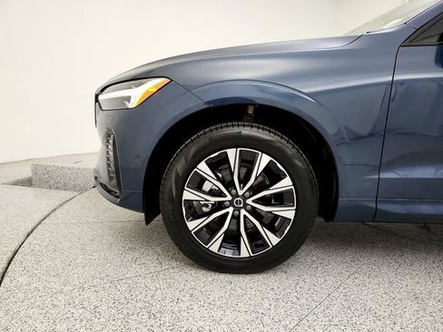 Certified 2025 Volvo XC60 B5 Plus w/ Climate Package AWD/4WD image 30