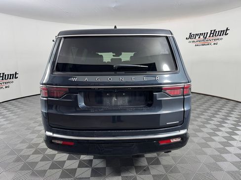 Used 2024 Jeep Wagoneer L Series II w/ Flexible Seating Group image 10