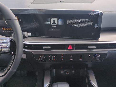 New 2026 Kia Sorento LX FWD image 17