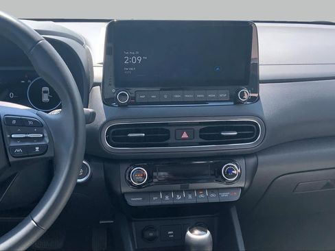 Used 2023 Hyundai Kona Limited FWD image 7