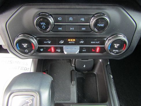 Used 2025 Ford Bronco Outer Banks AWD/4WD image 17