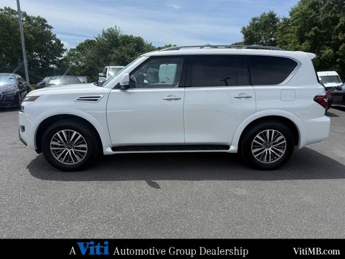 Used 2023 Nissan Armada SL w/ Captain's Chairs Package AWD/4WD image 5