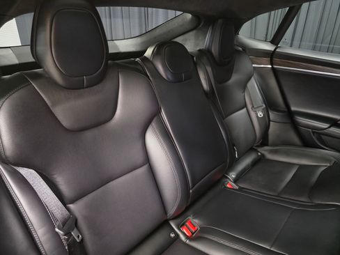 Used 2022 Tesla Model S image 35