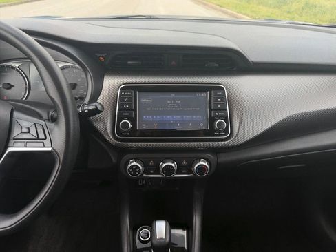 Used 2020 Nissan Kicks S FWD image 5