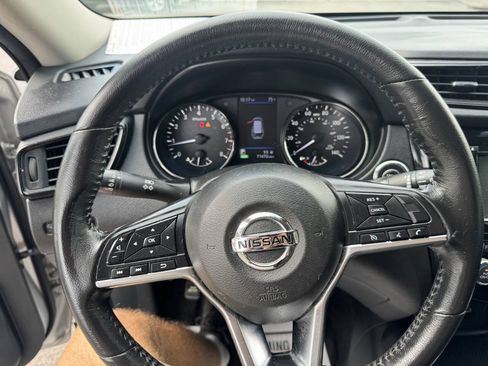 Used 2019 Nissan Rogue SV AWD/4WD image 8