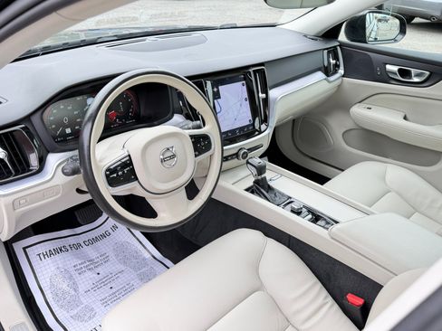 Used 2020 Volvo S60 T5 Momentum w/ Protection Package image 11