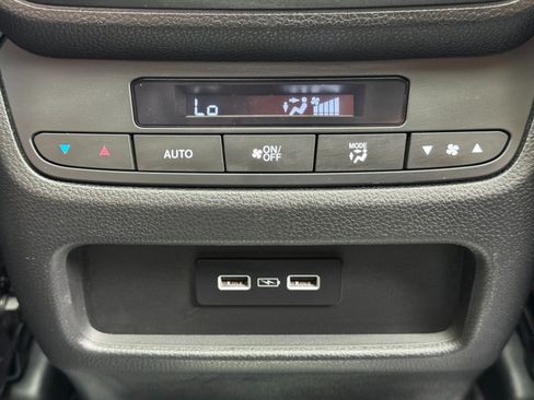 Used 2023 Honda Pilot Touring image 34