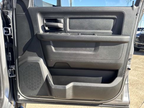 Used 2022 RAM 2500 Tradesman w/ Chrome Appearance Group image 13