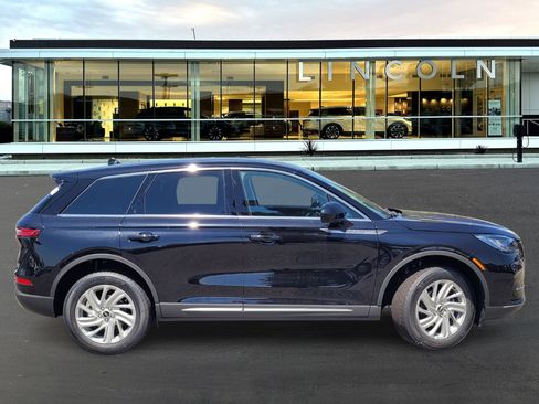 New 2025 Lincoln Corsair FWD image 3