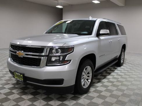 Used 2018 Chevrolet Suburban LT image 6
