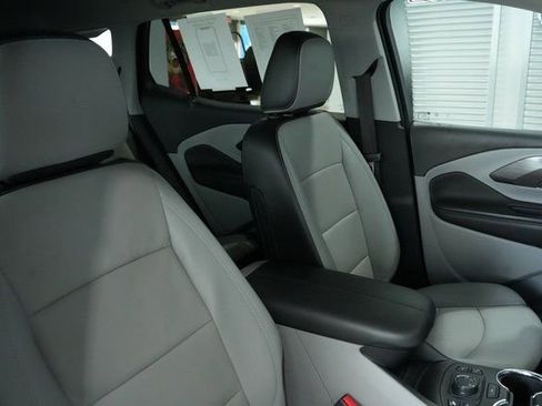 Used 2023 GMC Terrain SLT w/ Tech Package image 21