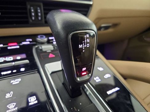 Used 2020 Porsche Cayenne AWD/4WD image 16